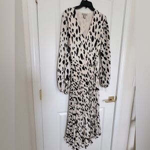 H&M Black and Cream Wrap Dress
